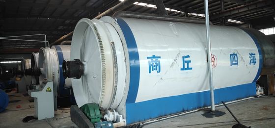 Q245R Réacteur à chaudière en acier Machine de conversion du plastique en diesel de 10 tonnes de capacité