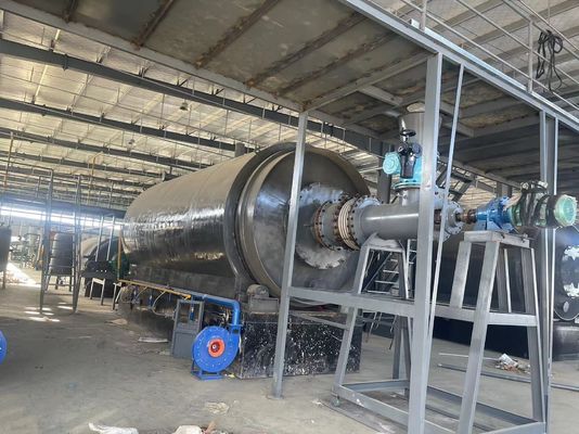 15.5kw machine de pyrolyse pour convertir les déchets de plastique/ pneus en huile de combustible écologique