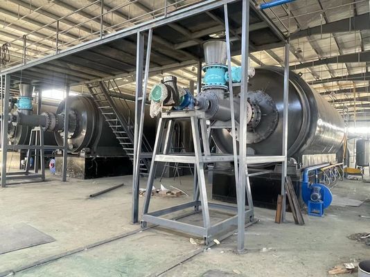 Machine automatique de recyclage continu de pneus pour la production de pétrole
