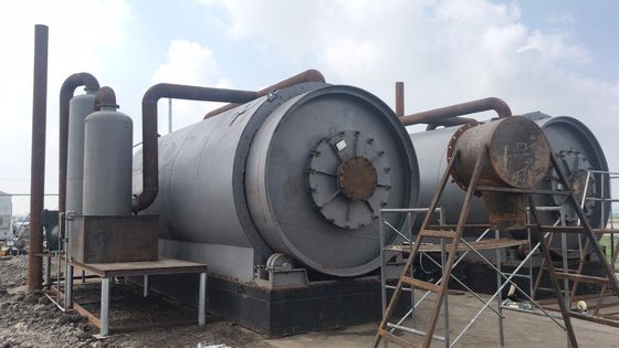 Machine de pyrolyse pour le recyclage des déchets plastiques de pneus à l'huile de combustible pour le fil d'acier du produit final
